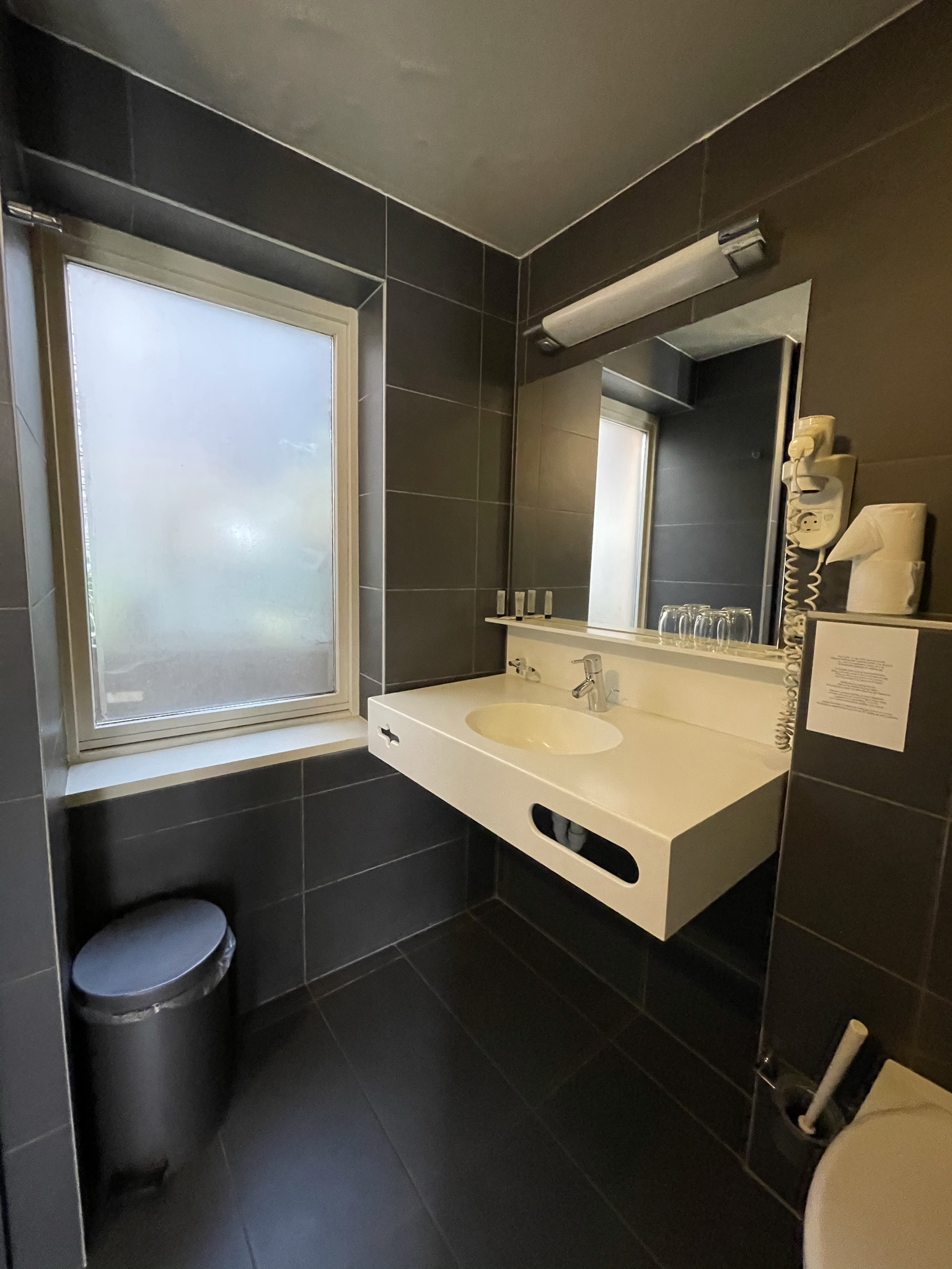 Superior bathroom at Hotel Leopold